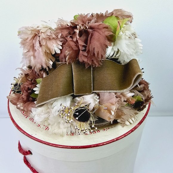 Vintage Miss Kathy New York Neutral Color Silk Floral Velvet Bow Cloche Hat - Picture 2 of 8